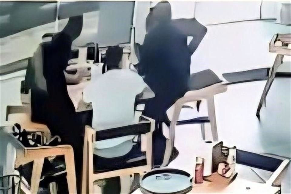 El Secretario de Seguridad Pública, Sergio Hernando Chávez, informó que Peñaflor estaba fuera de servicio cuando resultó herido durante la balacera en la capital.