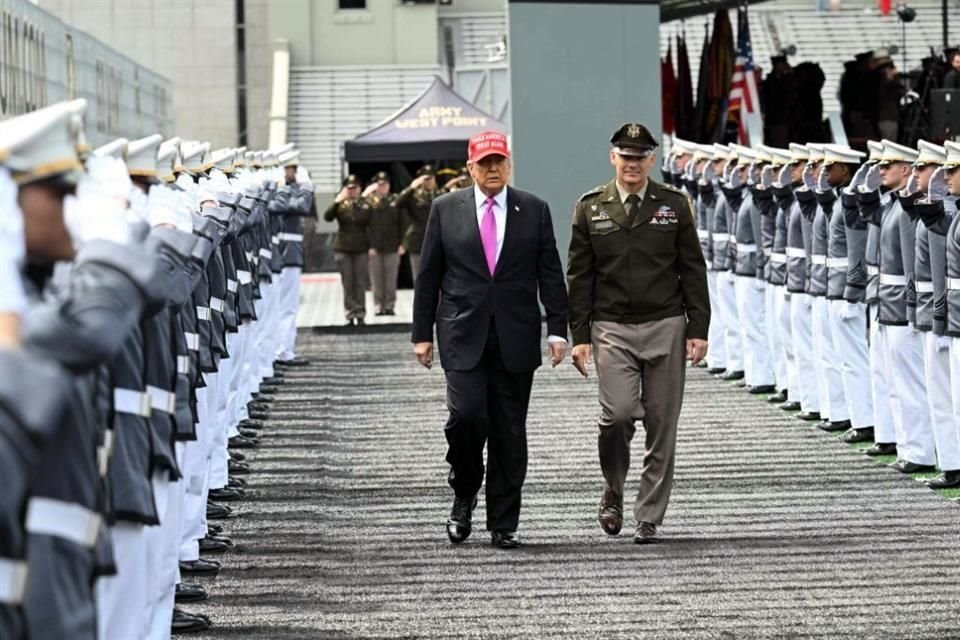 Donald Trump criticó políticas de diversidad, equidad e inclusión de EU y a la OTAN en discurso en la Academia Militar de West Point.