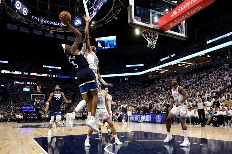 Timberwolves se acerca en la serie.