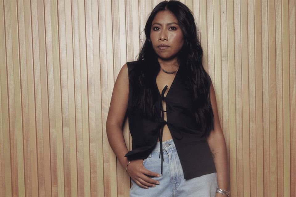 La colección Spring/Summer 2025 ya está disponible en tiendas seleccionadas y en línea en cos.com.