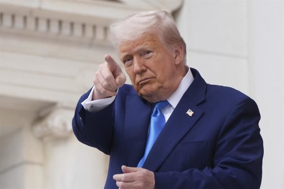 El Presidente Donald Trump dijo que la Fed debe bajar las tasas ahora.