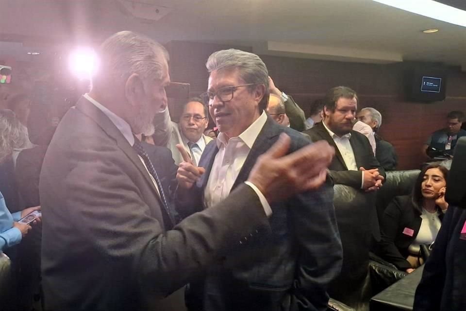Los morenistas posaron sonrientes y dejaron de manifiesto que las cosas entre ellos estaban bien.