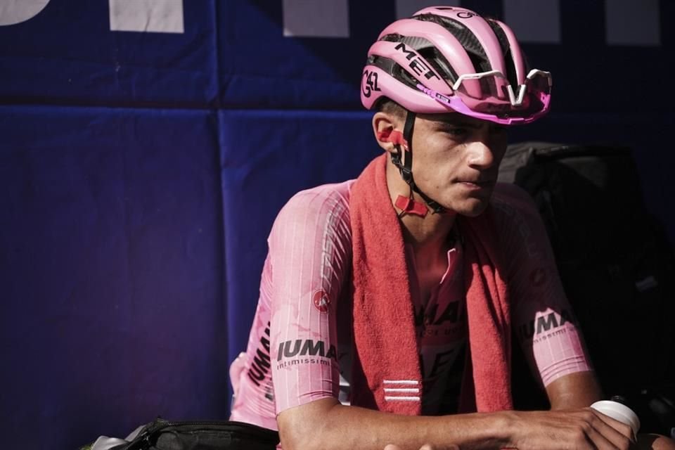 Del Toro remains the leader of the Giro, although his rivals are getting closer.