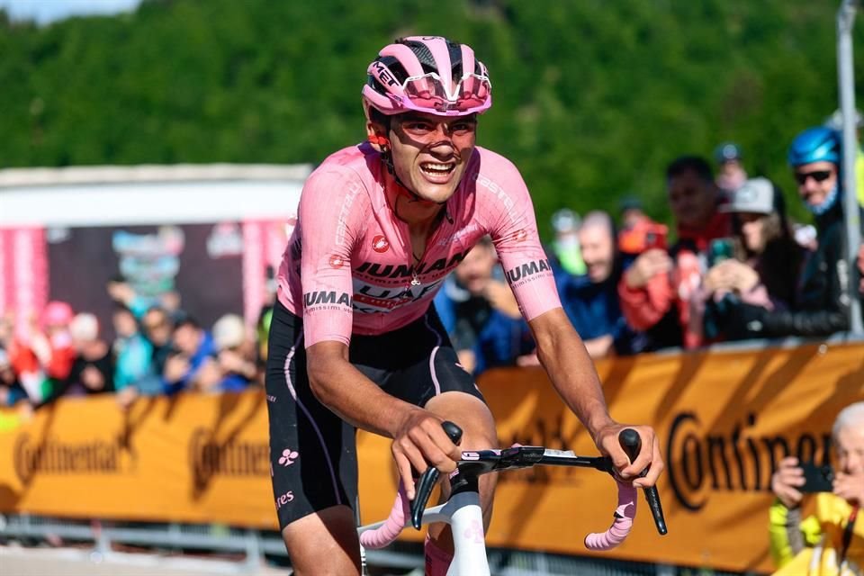 Del Toro remains the leader of the Giro, although his rivals are getting closer.