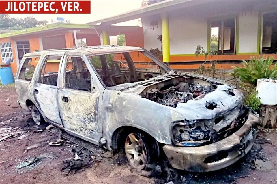 La camioneta de Francisco Mariano Clemente, candidato de Morena-PVEM a la Alcaldía de Jilotepec, fue incendiada frente a su casa de campaña.  