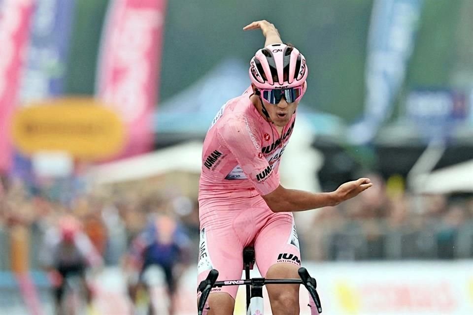 Isaac del Toro fue reconocido como el Corredor Revelación del Giro de Italia 2025.