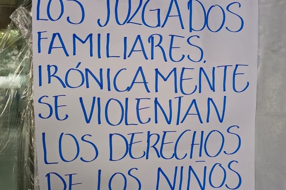 Exigen una sanción para una maestra del Cendi 'Gloria Leduc Agüero', quien habría agredido físicamente a al menos ocho niños, de acuerdo con los papás de los afectados.