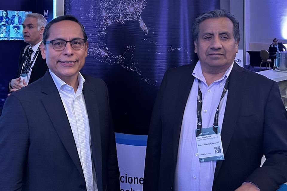 Eloy Méndez, director regional de Hughes y Mauro Pérez Santos, senior director de Hughes.