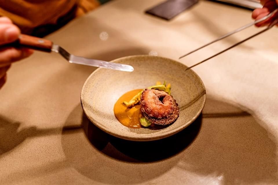 El restaurante mezcla las tradiciones culinarias de México con técnicas de la cocina contemporánea.
