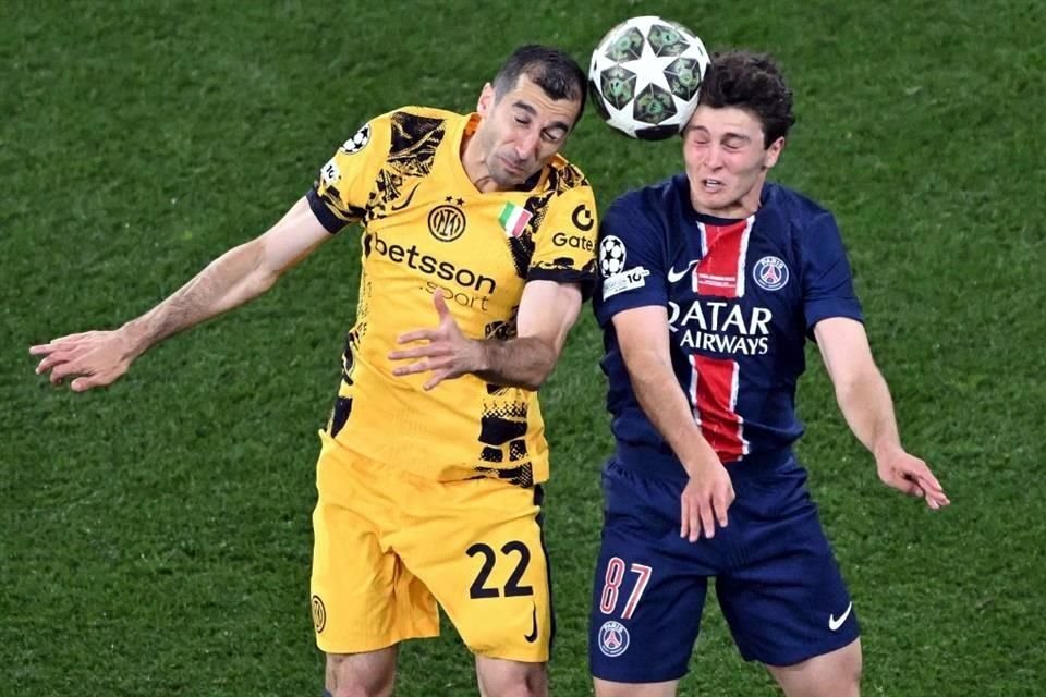 El Inter nunca estuvo cómodo en el juego por la presión alta de los parisinos y generaron poco y nada de cara a la portería.