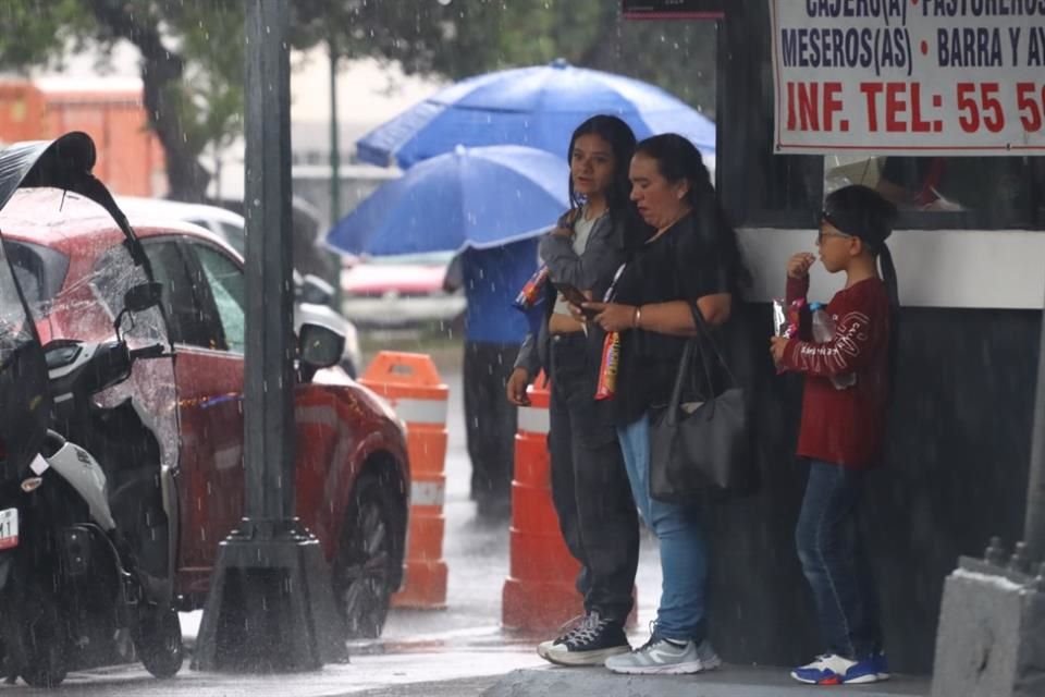 La Capital registra fuertes aguaceros de forma generalizada; se espera la caída de granizo en diferentes alcaldías.