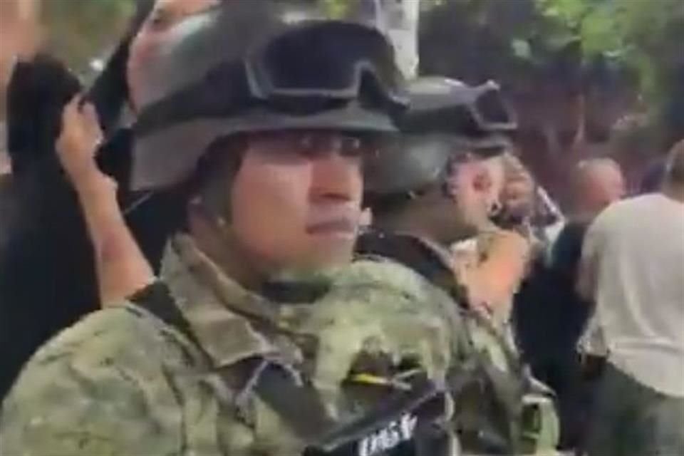 'Estamos concluyendo un protocolo para que quede muy claro en qué casos debe participar el Ejército; hay zonas muy importantes en donde requerimos de su apoyo y hay otras en donde la Guardia Nacional va a jugar ese papel de vigilancia a la ciudadanía', apuntó Brugada.  