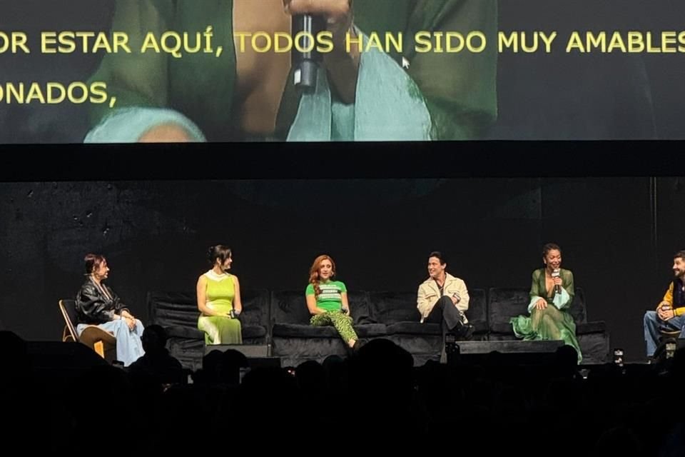 Actores de Gev V, en el panel de CCXP México 2025.