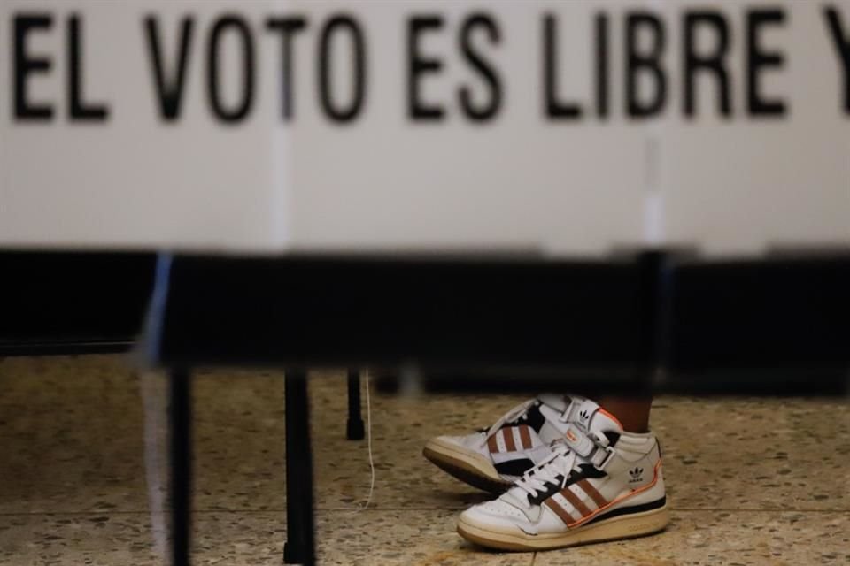 Cuando los oficiales electorales y autoridades de seguridad acudieron a los lugares, los acusados se dispersaron o no lograron corroborar que se llevaran a cabo las conductas denunciadas.