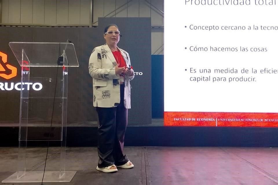 Joana Chapa, directora de la Facultad de Economía de la UANL.