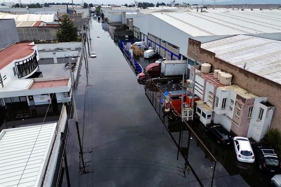 Aspecto de la Zona Industrial de Lerma, en el Valle de Toluca, la cual quedó inundada.