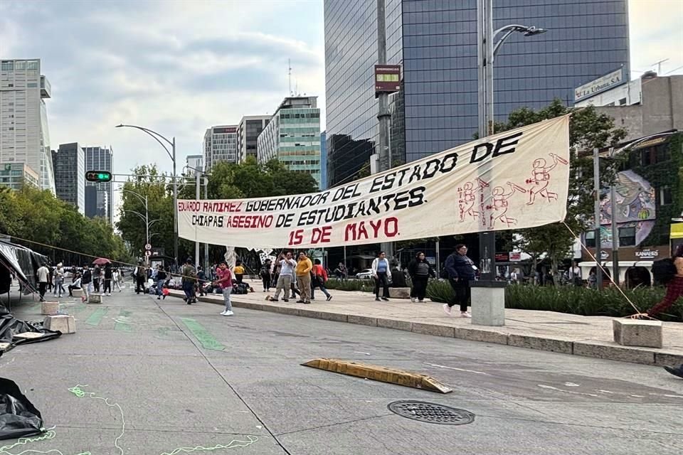 Los estudiantes advirtieron que esta no será la única protesta que llevarán a cabo, pues serán recurrentes y de forma pacífica en la Ciudad de México hasta obtener una solución.