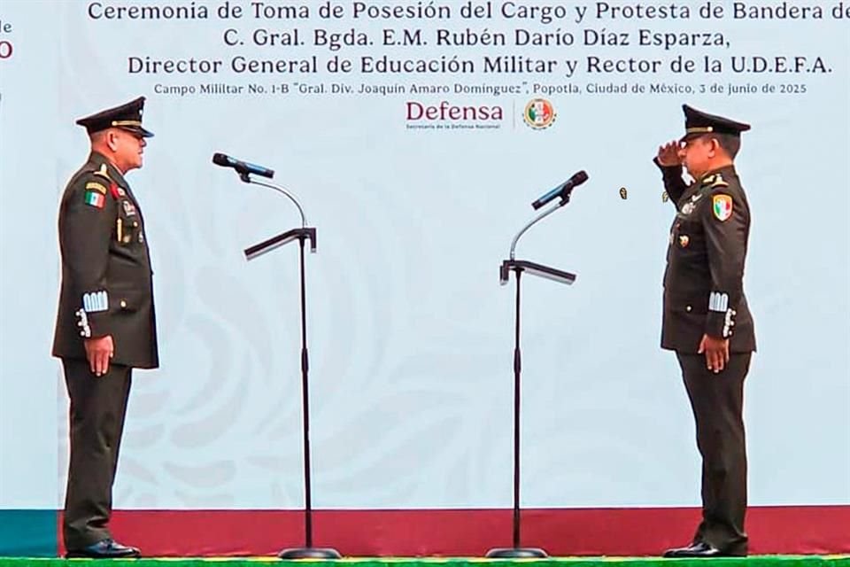 EL General Rubén Darío Díaz Esparza rindió protesta como Rector de la Universidad del Ejército y Fuerza Aérea, donde se forman los cuadros de mando del Ejército, Fuerza Aérea y Guardia Nacional.