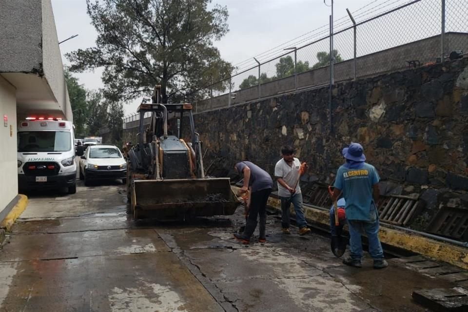 En el área se realizan trabajos de limpieza y desinfección.
