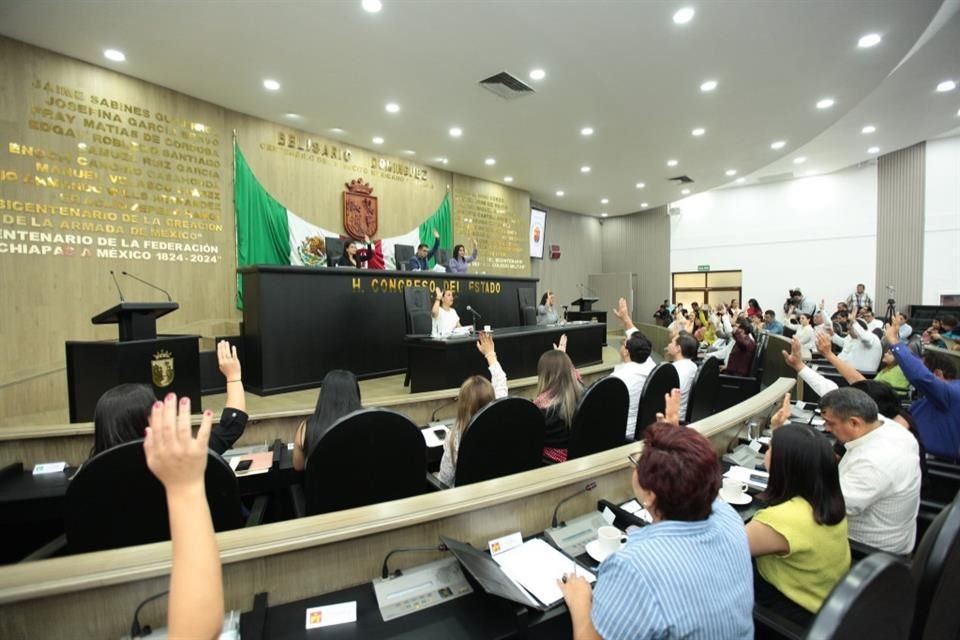La decisión, adoptada 'por urgente resolución' y que fue avalada en el Congreso de Chiapas por 39 votos, busca dar cumplimiento a la sentencia emitida el 21 de mayo de 2025 por del Tribunal Electoral.