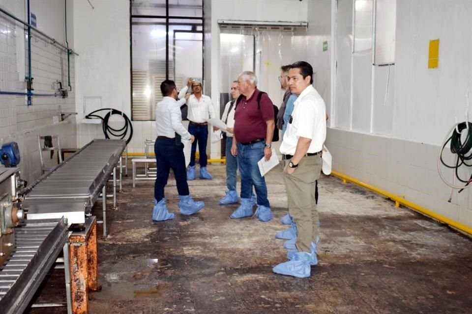 Visita de autoridades internacionales a Antigua Planta Moscamed