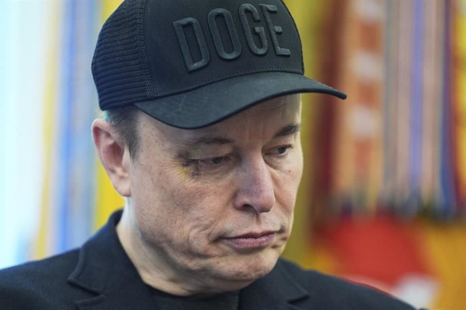 Elon Musk durante una conferencia con el Presidente Donald Trump en la Oficina Oval, el 30 de mayo del 2025.