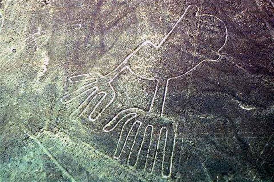Se calcula que los geoglifos de Nasca fueron hechos hace más de mil 500 años; el sitio fue declarado Patrimonio de la Humanidad por la UNESCO en 1994.
