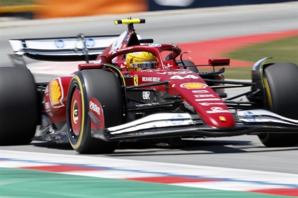 La adaptación de Lewis Hamilton con Ferrari continúa y el británico ya empieza a pensar en la siguiente temporada.