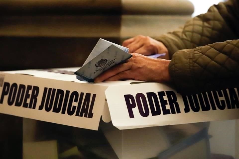 El pasado 1 de junio, con una participación de apenas 13 por ciento, se eligieron 2 mil 681 cargos de jueces, magistrados nacionales y locales y ministros.