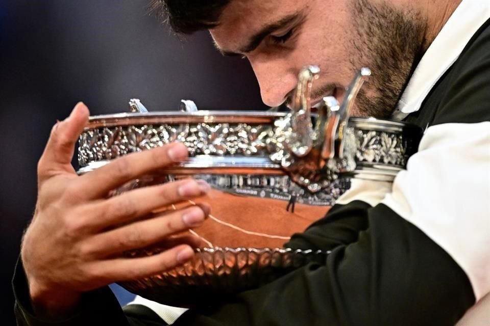 Carlos Alcaraz mostró garra y nunca se dio por vencido, y su premio fue ganar su segundo título en Roland Garros.