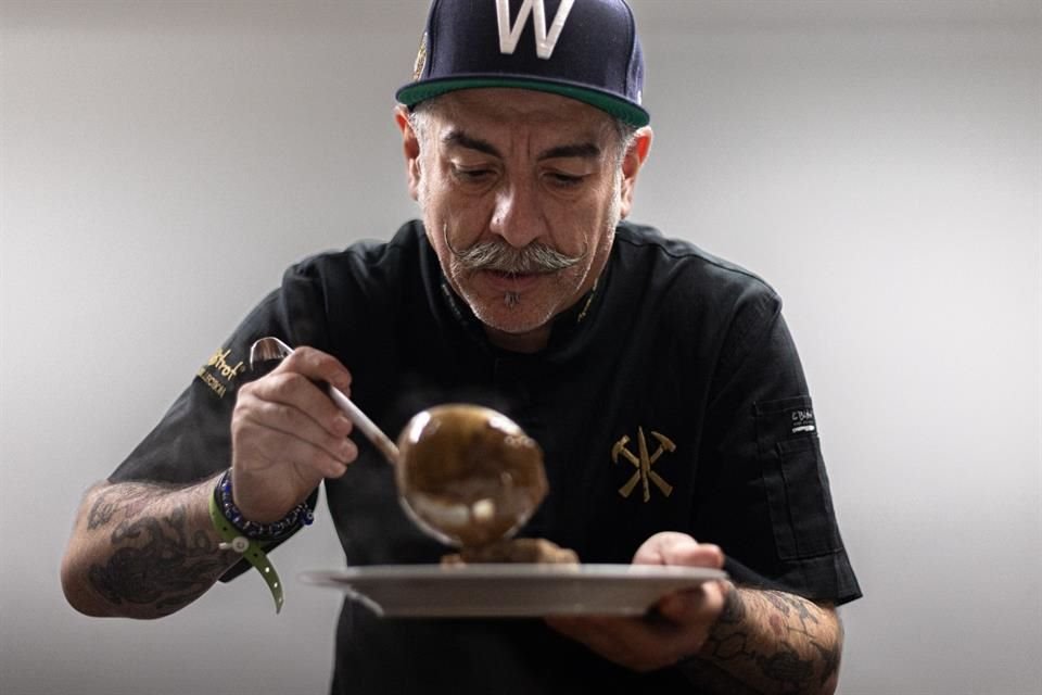 El chef Aquiles Chávez, ofreció una Master Class de cocina contemporánea maridada con vinos de Château Camou, bodega mexicana reconocida por su elegancia y carácter