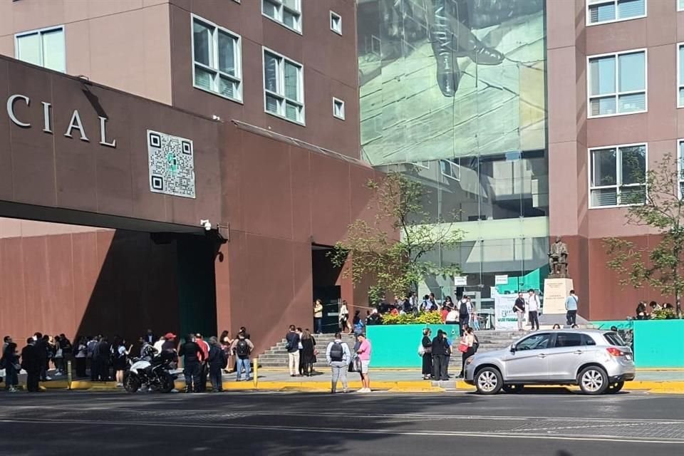 El paro cumple tres días hábiles hoy en la mayoría de las sedes y nueve en juzgados familiares.