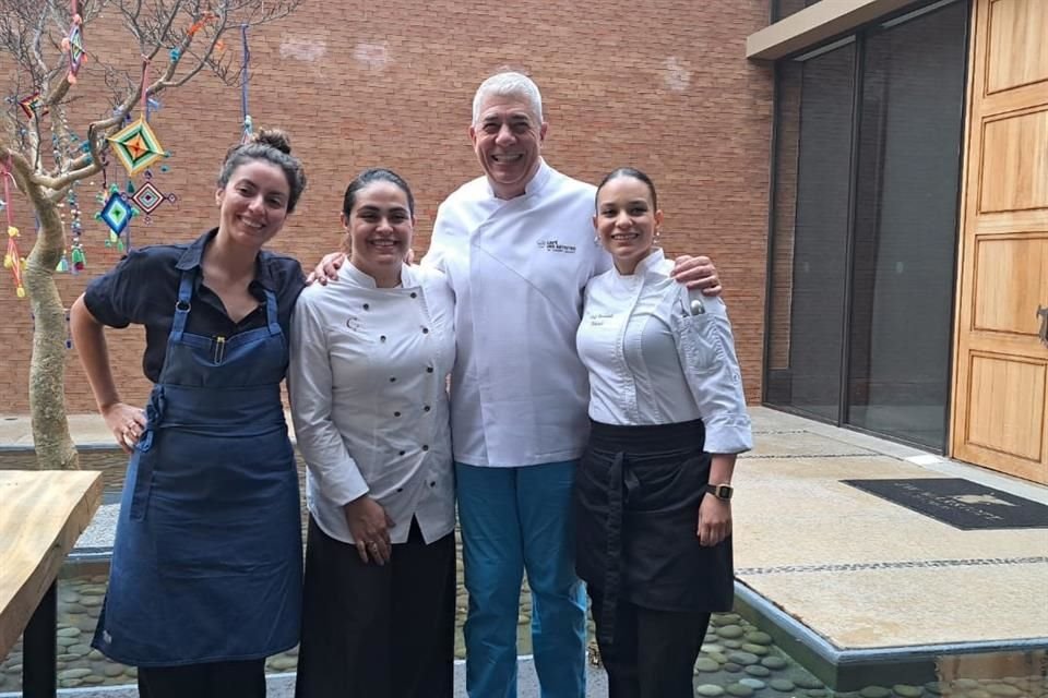 Chefs Fabiola Escobosa, Fernanda Prado, Thierry Blouet y Vanessa Blouet.