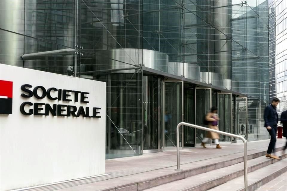 Las acciones del banco Société Générale caía un 4.6%.