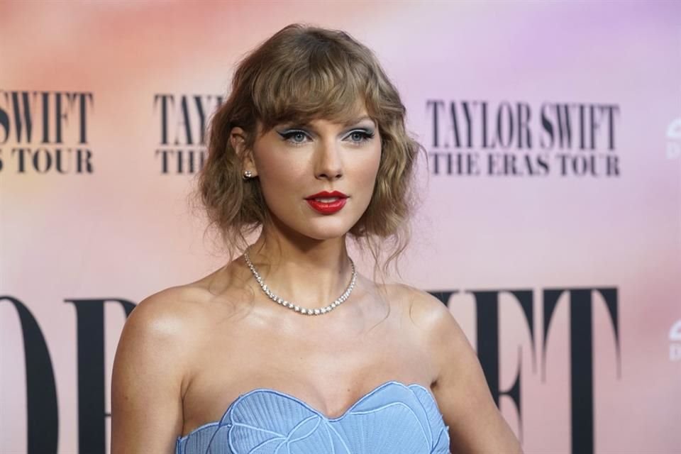 La cantante Taylor Swift obtuvo una orden de protección contra un acosador que afirma falsamente que ella es la madre de su hijo.