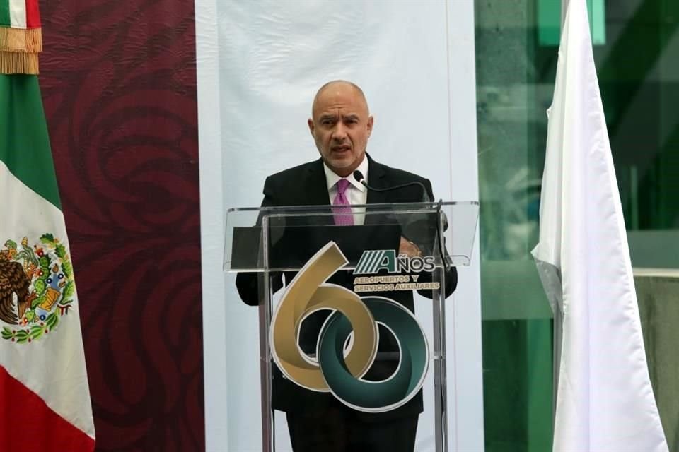 Jesús Esteva Medina, titular de la SICT.