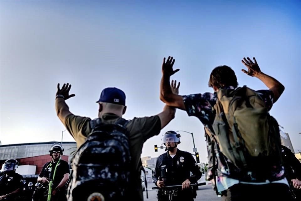 ONGs muestran preocupación por cantidad de periodistas que han resultado heridos mientras cubrían protestas contra redadas en Los Ángeles.