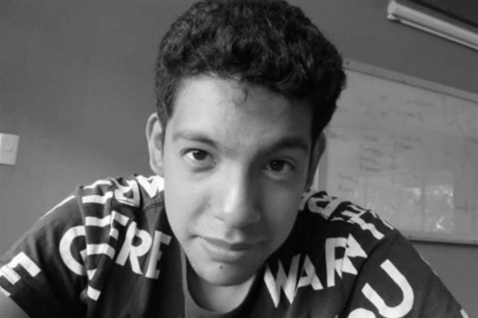 Autoridades informaron que el cadáver del estudiante de 19 años fue hallado en un fosa clandestina en la Colonia Lomas de Zapatero la tarde del lunes.