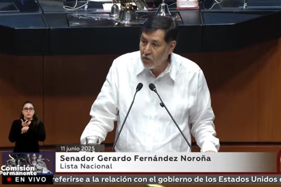 El senador Fernandez Noroña durante su posicionamiento desde tribuna.