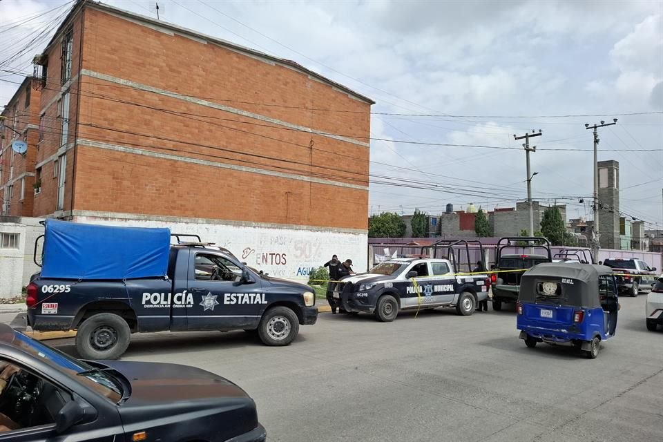 La pareja fue atacada en la esquina de Avenida Jorge Jiménez Cantú y Calle Cráter.
