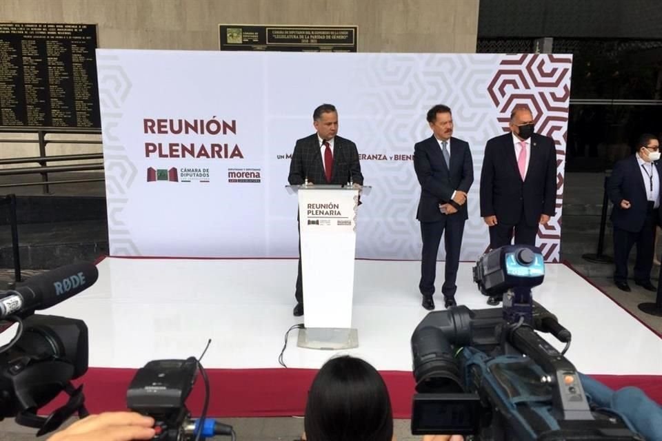 Santiago Nieto se reunió con diputados electos de Morena.