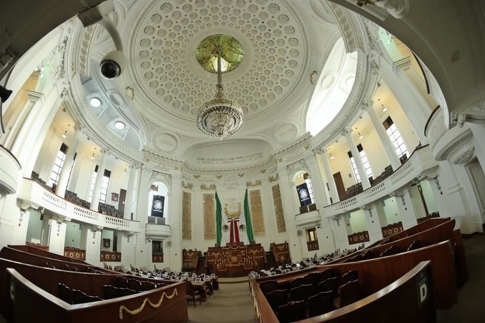 El recurso legal apunta que el Congreso no ha garantizado el derecho a un medio ambiente sano, reconocido en el Artículo 13 de la Constitución.