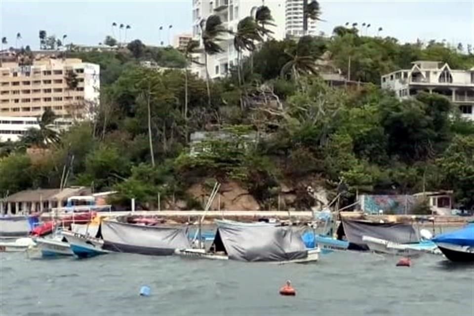 Frente al pronóstico de precipitaciones intensas en Acapulco y la zona costera de Guerrero por la tormenta tropical 'Dalila', el Gobierno del estado preparó 582 albergues temporales.