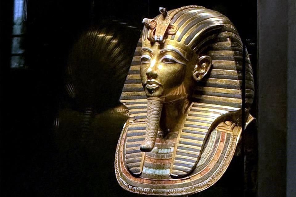 La máscara funeraria de oro del rey Tutankamón será trasladada al nuevo Gran Museo Egipcio (GEM).