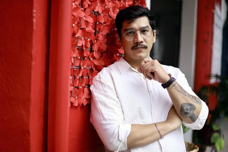 Orlando Mondragón ganó con 'Epicedio al padre' el Premio de Poesía Joven Alejandro Aura, cuando tenía 24 años.