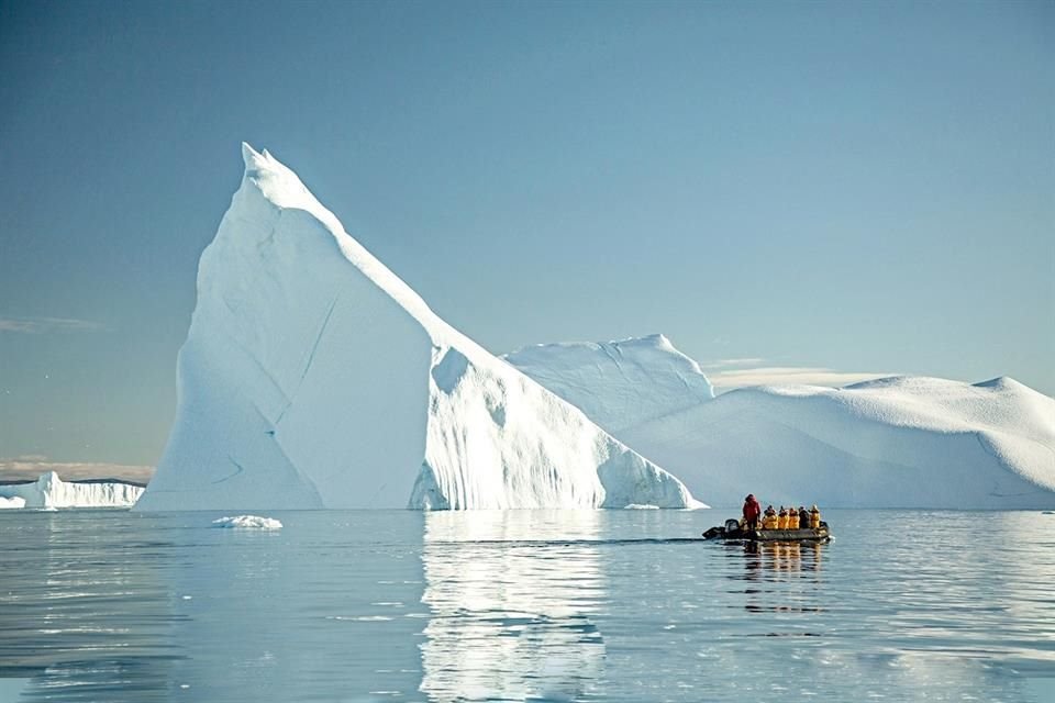 Take an expedition to Greenland with the experts from Quark Expeditions to admire the Ilulissat Icefjord.