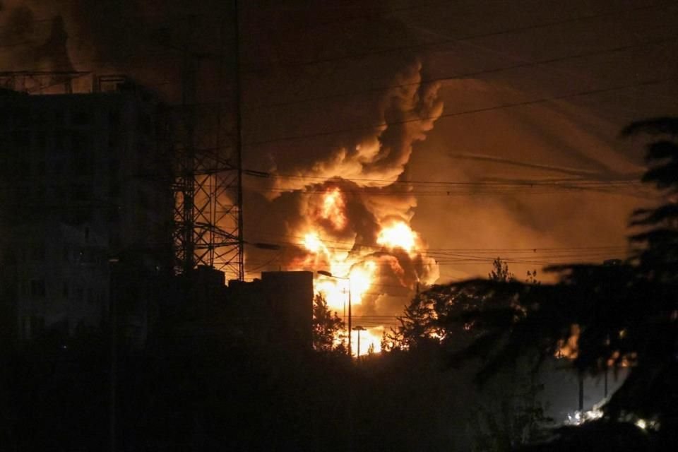 Fuerzas de Defensa de Israel realizaron un bombardeo a objetivos militares en Teherán; un depósito petrolero en Shahran igual fue atacado.