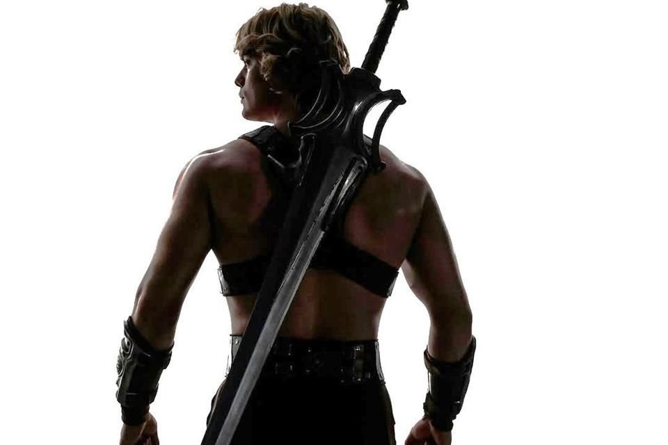 Nicholas Galitzine compartió en redes el primer vistazo de su caracterización como He-Man para la nueva versión de 'Masters of the Universe'.