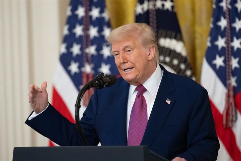 En medio de protestas por crisis migratoria en EU, ahora Trump presume intentar resolver guerra que inició hace 4 días entre Israel e Irán.