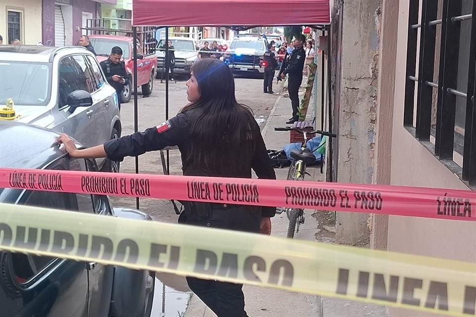 El atacante de Lázaro Gambino habría huído a pie tras asesinarlo, destacan informes preliminares.